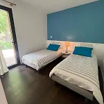 19 Villa *