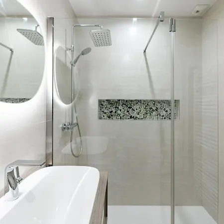 19 * Бискаррос